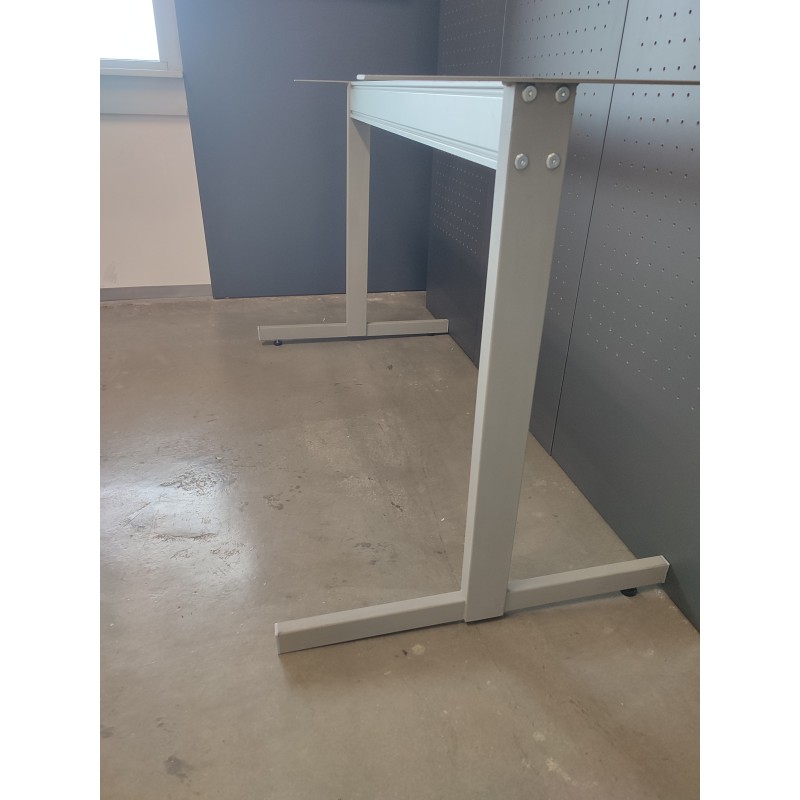 Pisarniško podnožje Mono